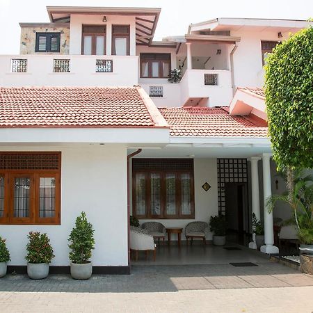 Suriya Arana Bed & Breakfast Negombo Exterior photo