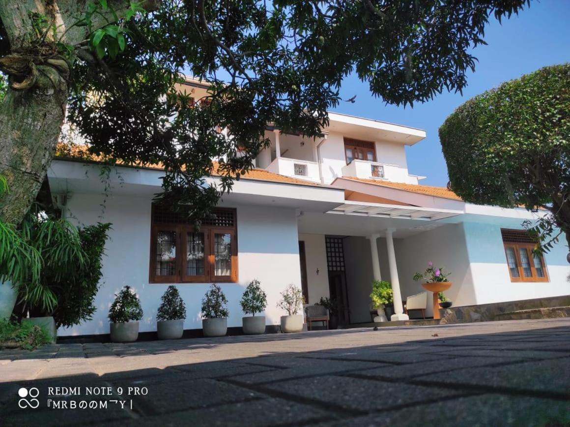 Suriya Arana Bed & Breakfast Negombo Exterior photo