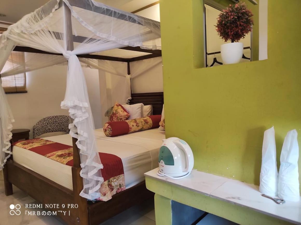 Suriya Arana Bed & Breakfast Negombo Exterior photo