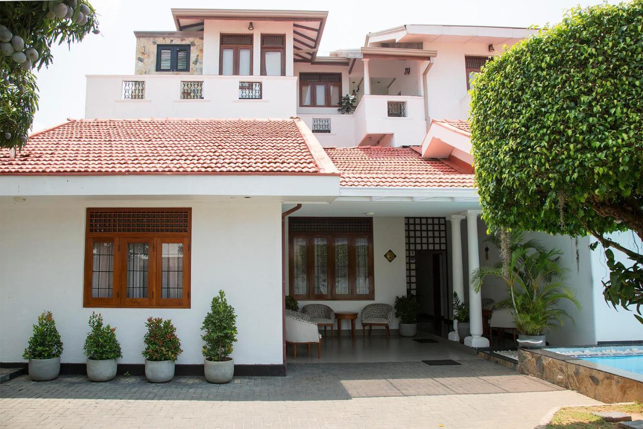 Suriya Arana Bed & Breakfast Negombo Exterior photo