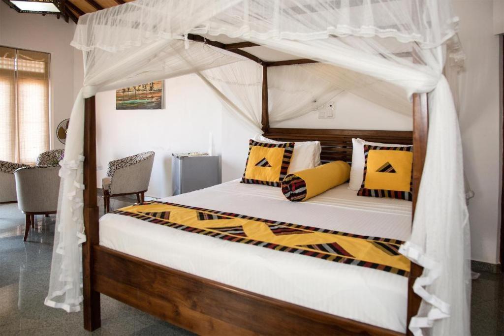 Suriya Arana Bed & Breakfast Negombo Exterior photo