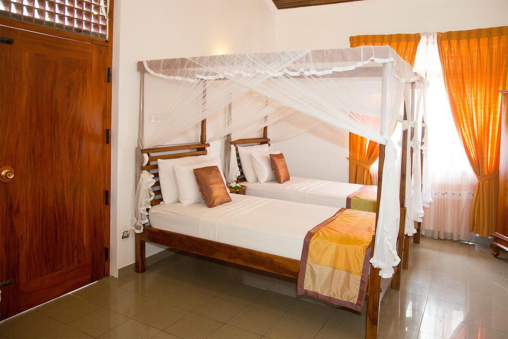 Suriya Arana Bed & Breakfast Negombo Exterior photo