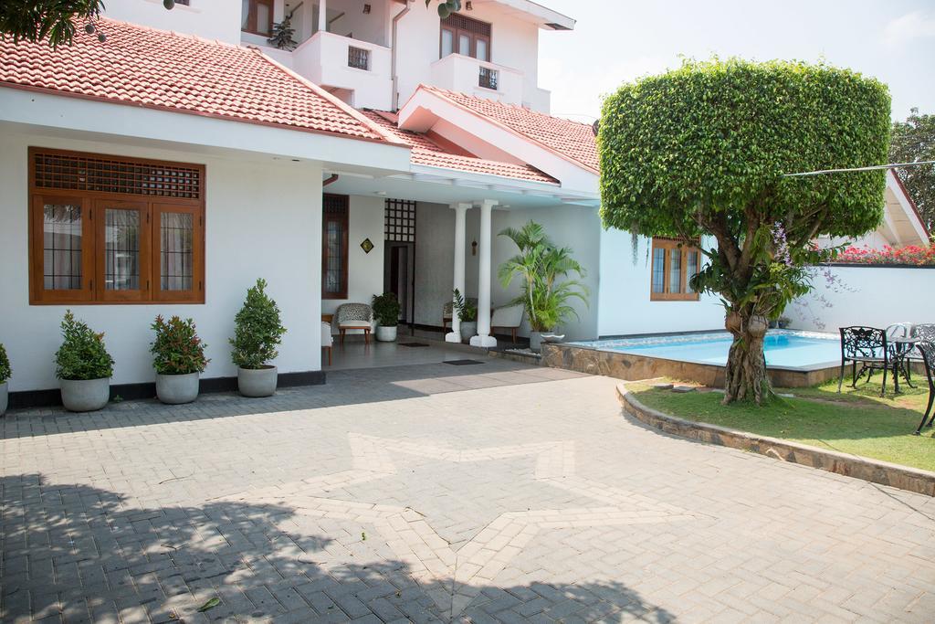 Suriya Arana Bed & Breakfast Negombo Exterior photo