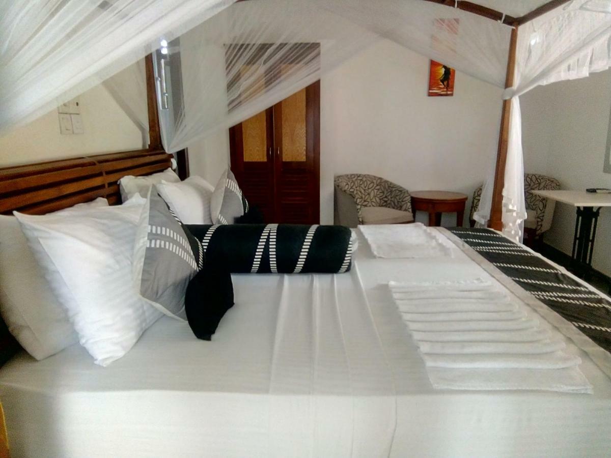 Suriya Arana Bed & Breakfast Negombo Exterior photo